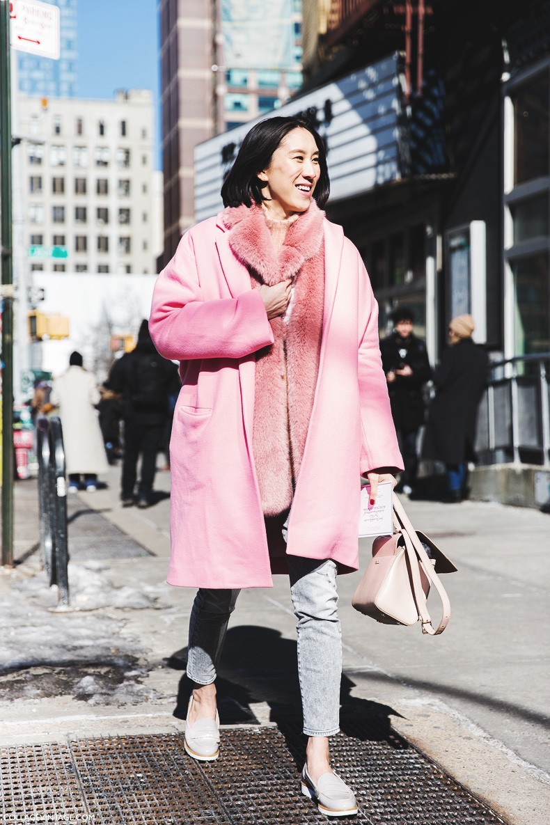 New_York_Fashion_Week-Fall_Winter_2015-Street_Style-NYFW-Eva_Chen-Pink_Coat_Fur_Scarf-