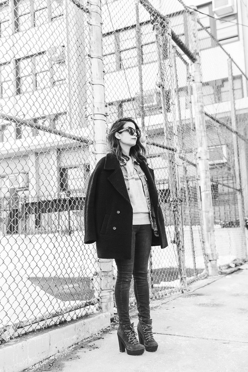 New_York_Fashion_Week-Fall_Winter_2015-Street_Style-NYFW-Revolution_Sweatshirt_Isabel_Marant-Polo_Booties-Skinny_Jeans-Layers-Denim_Jacket-15bn