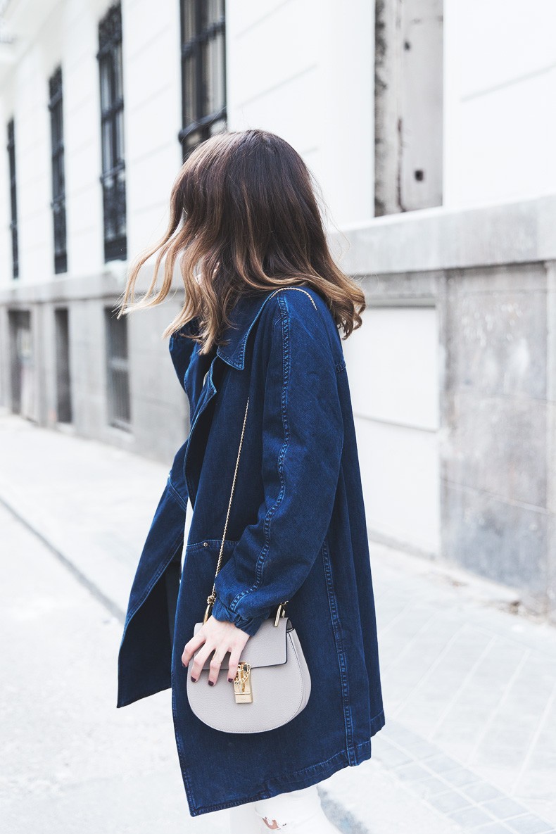 Denim_Jacket_Uterque-Striped_Blouse-Lace_Top-White_Ripped_JEans-Drew_Bag-Chloe-Outfit-Street_style-11