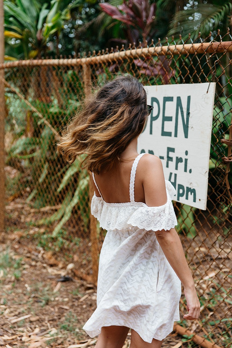 Off_Shoulders_Dress-Zaitegui-Kauai-Espadrilles-Summer_Look-Collage_Vintage-White_Dress-32