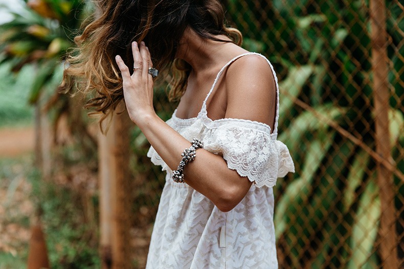 Off_Shoulders_Dress-Zaitegui-Kauai-Espadrilles-Summer_Look-Collage_Vintage-White_Dress-40