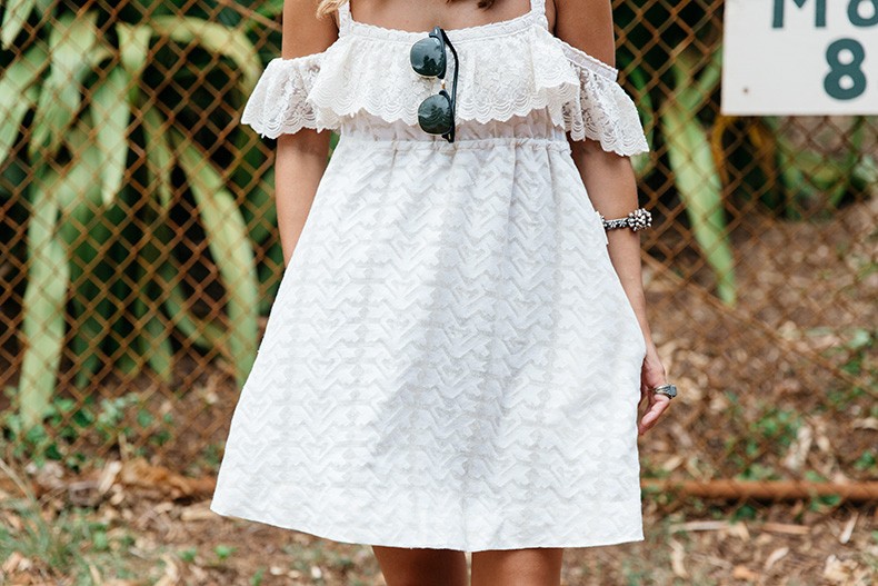 Off_Shoulders_Dress-Zaitegui-Kauai-Espadrilles-Summer_Look-Collage_Vintage-White_Dress-47