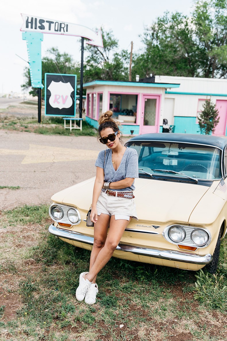 Vintage_Levis-Maje_Belt-New_Mexico-Route_66-Outfit-Street_Style-Sneakers-Travel_Look-28