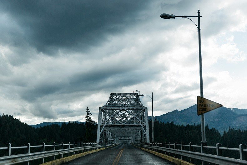 Bridge_Of_The_Gods-Oregon-Cascade_locks-Off_The_Shoulders_Top-Levis_Vintage-Lace_Up_Espadrilles-Outift-Collage_Vintage-28