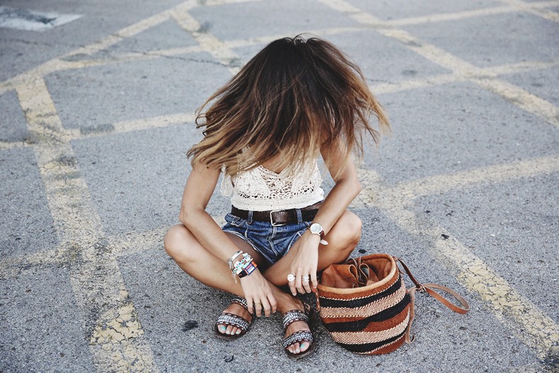 Mulafest-Lace_Top-Levis_Vintage-Maje_Sandals-Urban_Outfitters_Bag-Outfiit-Summer-20