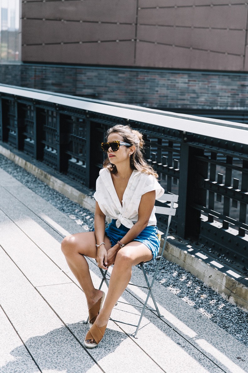 High_Line_Park-NYC-Levis-Shirt-Off_The_Shoulders-Live_on_Levis-New_York-Collage_Vintage-Outfit-Soludos_Espadrilles-31