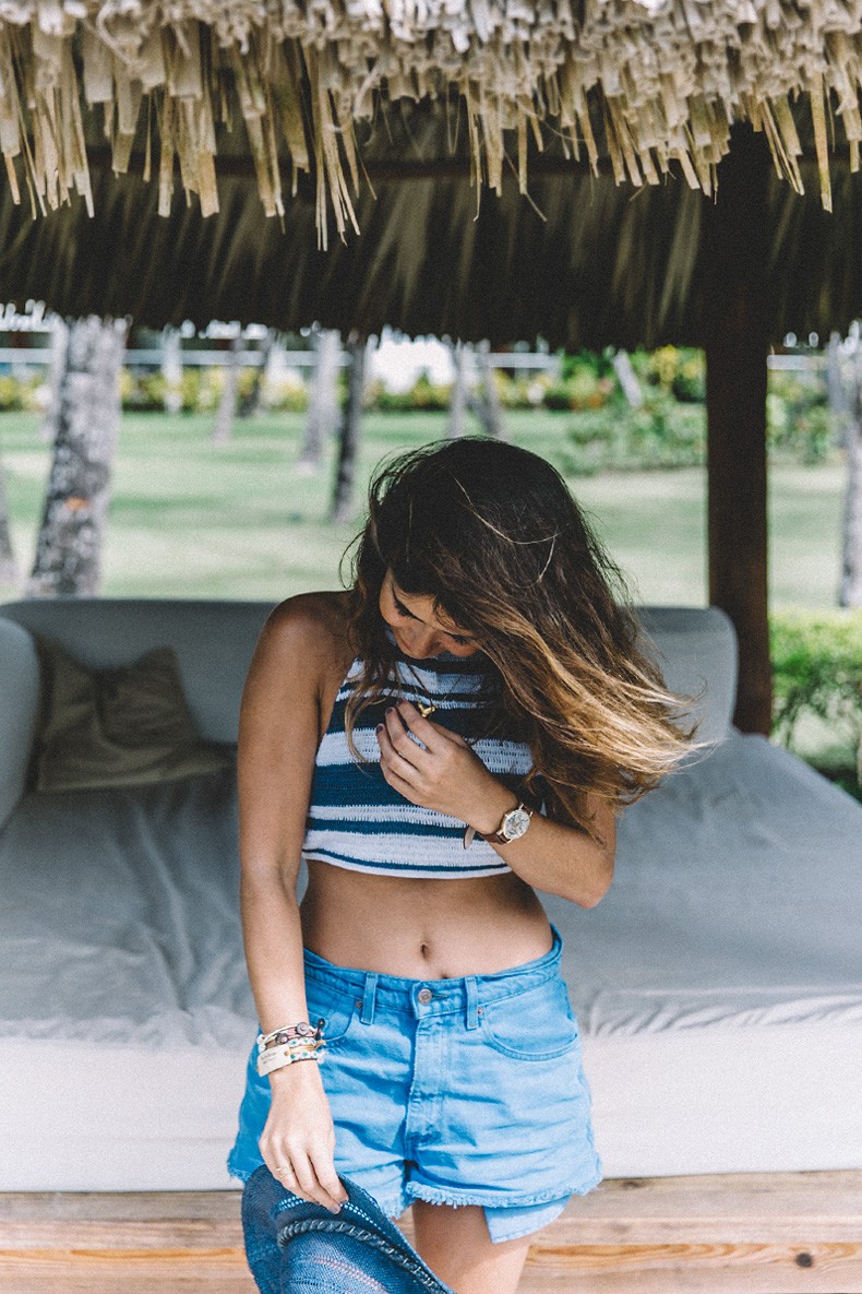 Crochet_Top-Levis_Shorts-Blue_Outfit-Punta_Cana-Summer-15