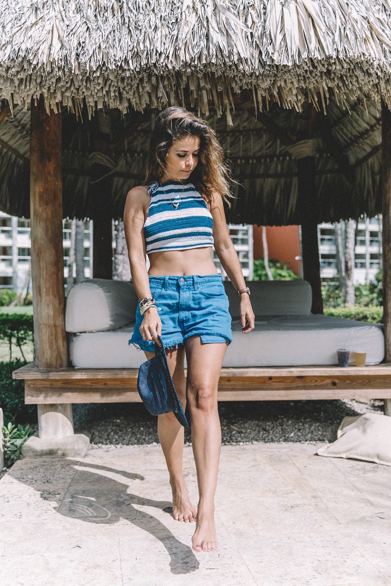 Crochet_Top-Levis_Shorts-Blue_Outfit-Punta_Cana-Summer-55