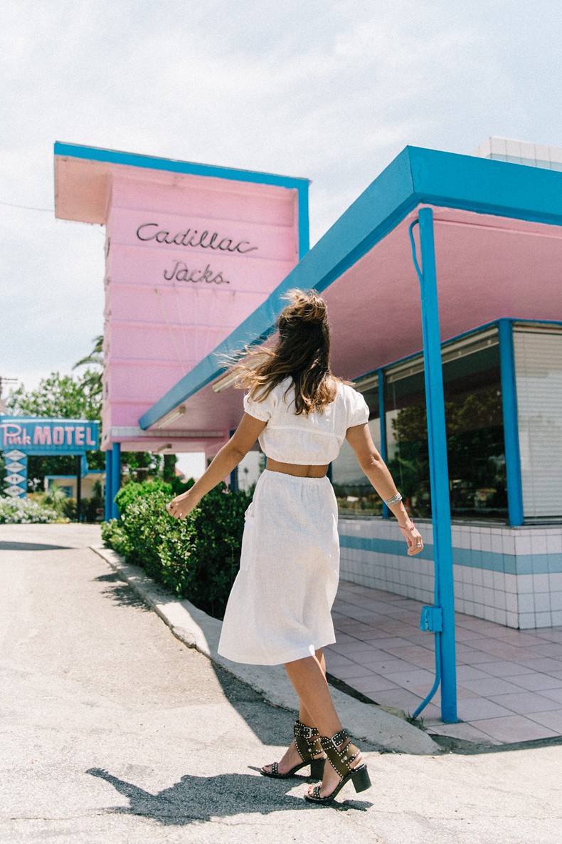 Cadilla_Jacks-Pink_Motel-Los_Angeles-Outfit-Reformation-White_Cropped_Top-Midi_Skirt-Isabel_Marant-Sandals-Collage_On_The_Road-Outfit-Street_Style-20