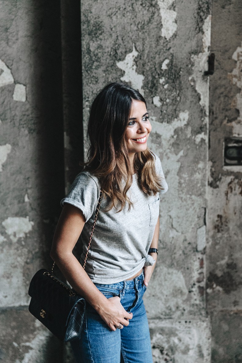 Topshop_Jeans-Jimmy_Choo_Shoes-Lace_Up-Ballerina_Heels-Grey_Top-Chanel_Vintage-Outfit-MFW-Milan-