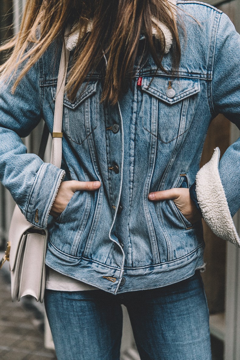 Mother_Jeans-Ripped_Jeans-Light_Blue_Sweater-Denim_Jacket-Levis-Outfit-Blue_Boots-Street_Style-49
