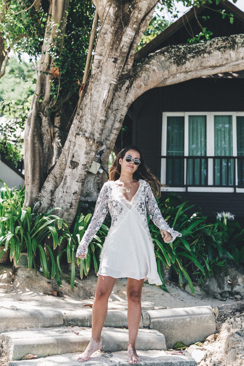 Lam_Tong_Beach-Thailand-Phi_Phi_ISland-Lace_Dress-Outfit-Beach-Summer_look-White_Dress-Tularosa-24