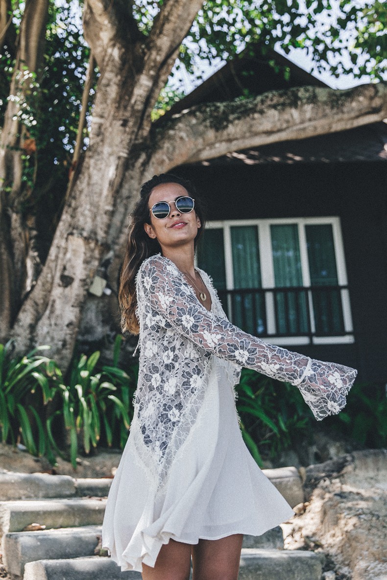 Lam_Tong_Beach-Thailand-Phi_Phi_ISland-Lace_Dress-Outfit-Beach-Summer_look-White_Dress-Tularosa-29