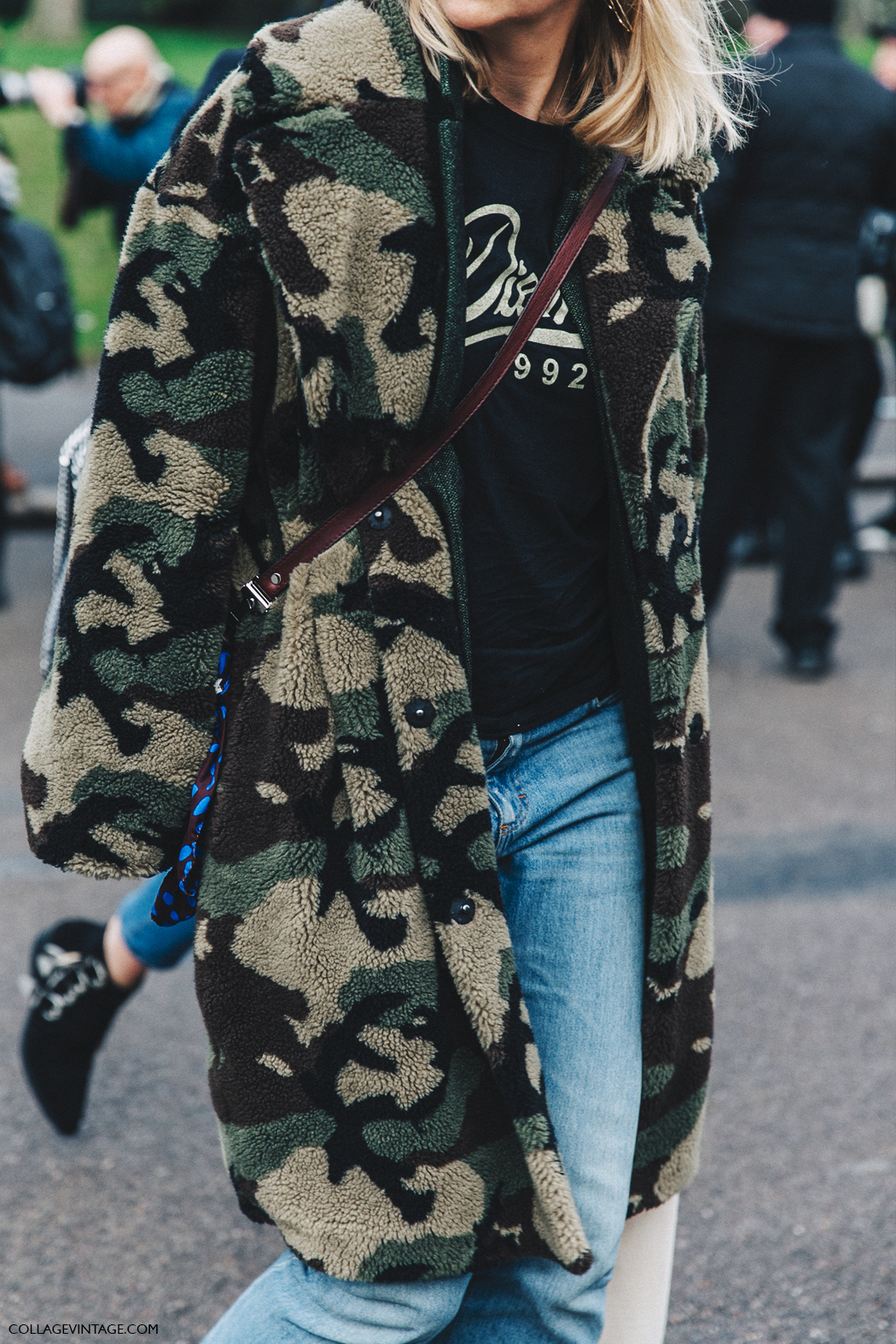 LFW-London_Fashion_Week_Fall_16-Street_Style-Collage_Vintage-Fur_militar_Coat-