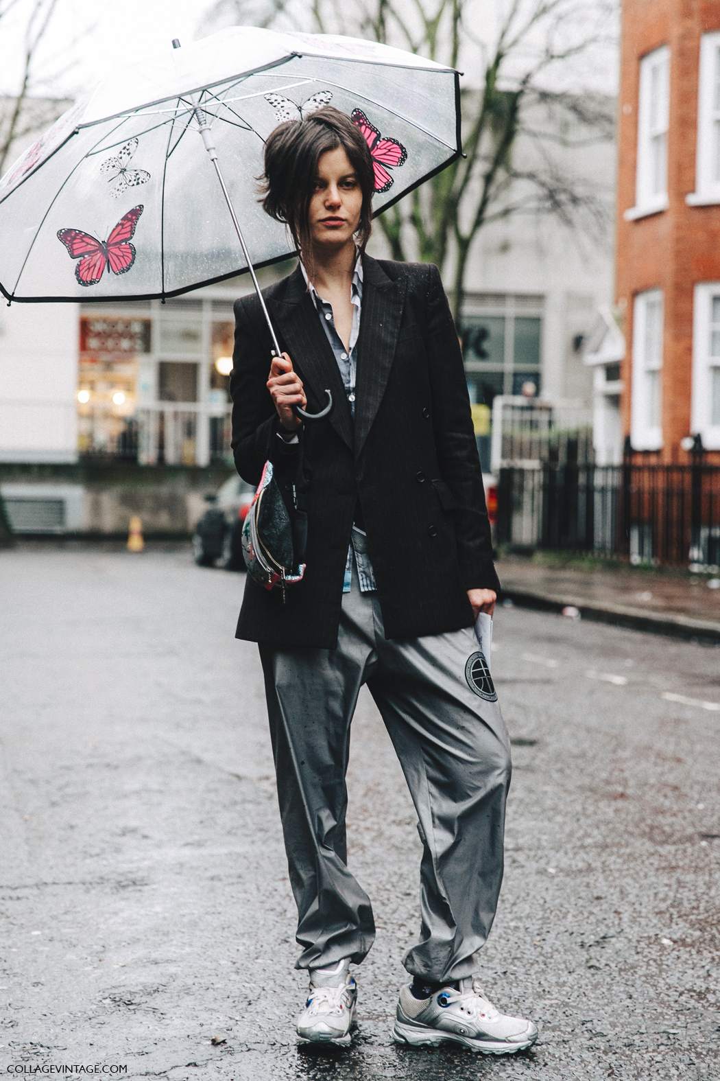 LFW-London_Fashion_Week_Fall_16-Street_Style-Collage_Vintage-Sporty_Outfit-Pinstripe_Blazer-Sneaker-Model-1