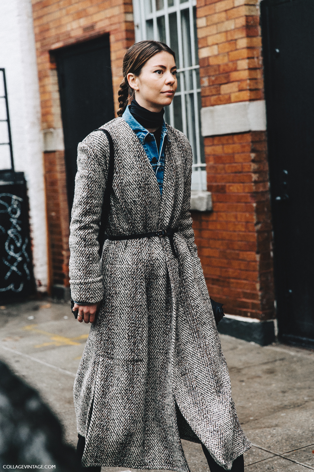 NYFW-New_York_Fashion_Week-Fall_Winter-17-Street_Style-Belted_Coat-Denim_Jacket-