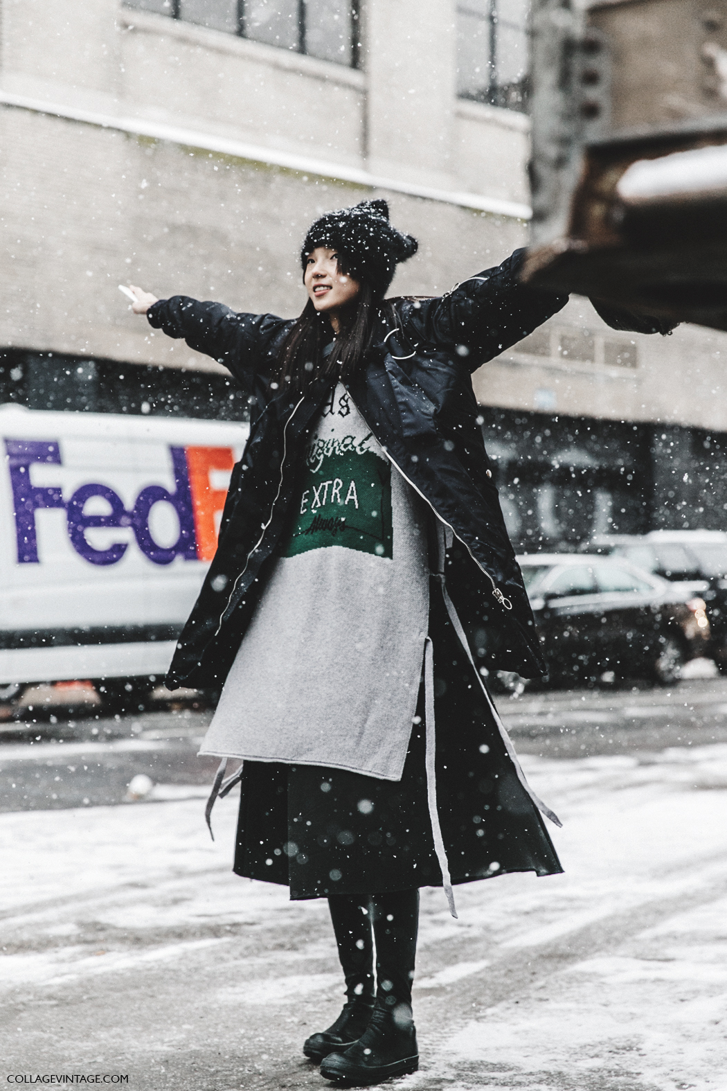 NYFW-New_York_Fashion_Week-Fall_Winter-17-Street_Style-Bomber-Model-