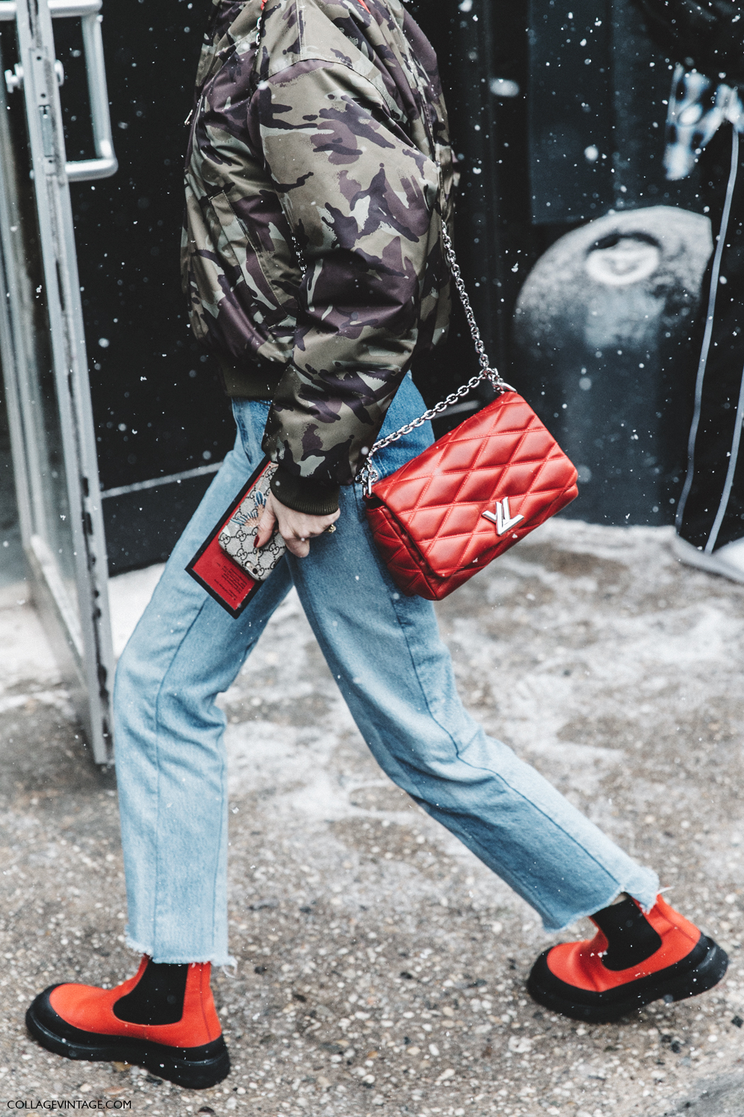 NYFW-New_York_Fashion_Week-Fall_Winter-17-Street_Style-Pernille_Teisbaek-Military_Trend-Bomber-Vetements_Jeans-Rainy_Boots-Red_Bag-2