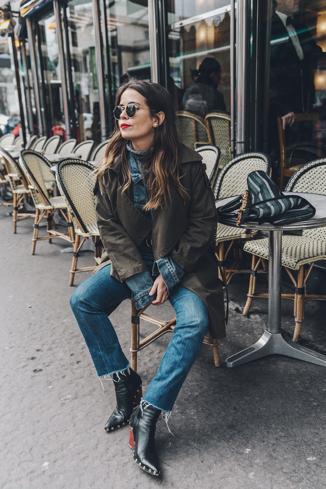 Layers-Denim_Levis-Parka-Striiped_Basket-Outfit-Celine_Boots-Street_Style-23