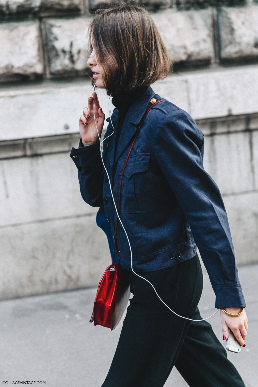 PFW-Paris_Fashion_Week_Fall_2016-Street_Style-Collage_Vintage-Blue_Jacket--Red_Bag-3