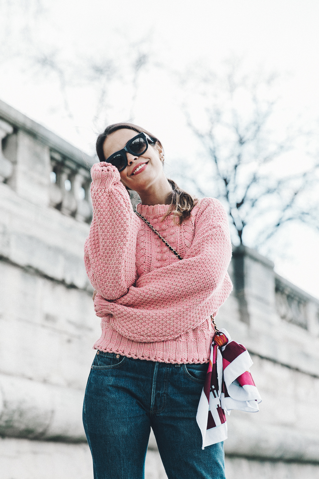 Pink_Sweater-Vintage_Coat-Sandro_Sneakers-Outfit-Street_Style-19