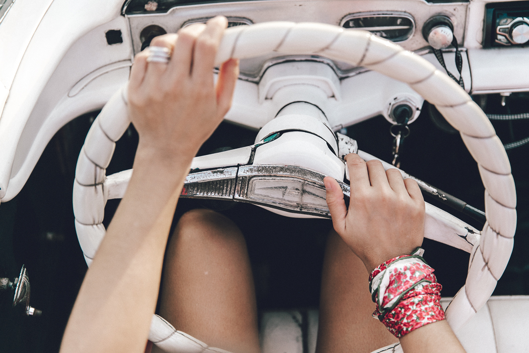 Cuba-Varadero-Vintage_Car-Silver_Dress-Floral_Scarf-Isabel_Marant_Sandals-Outfit-COllage_On_The_Road-68