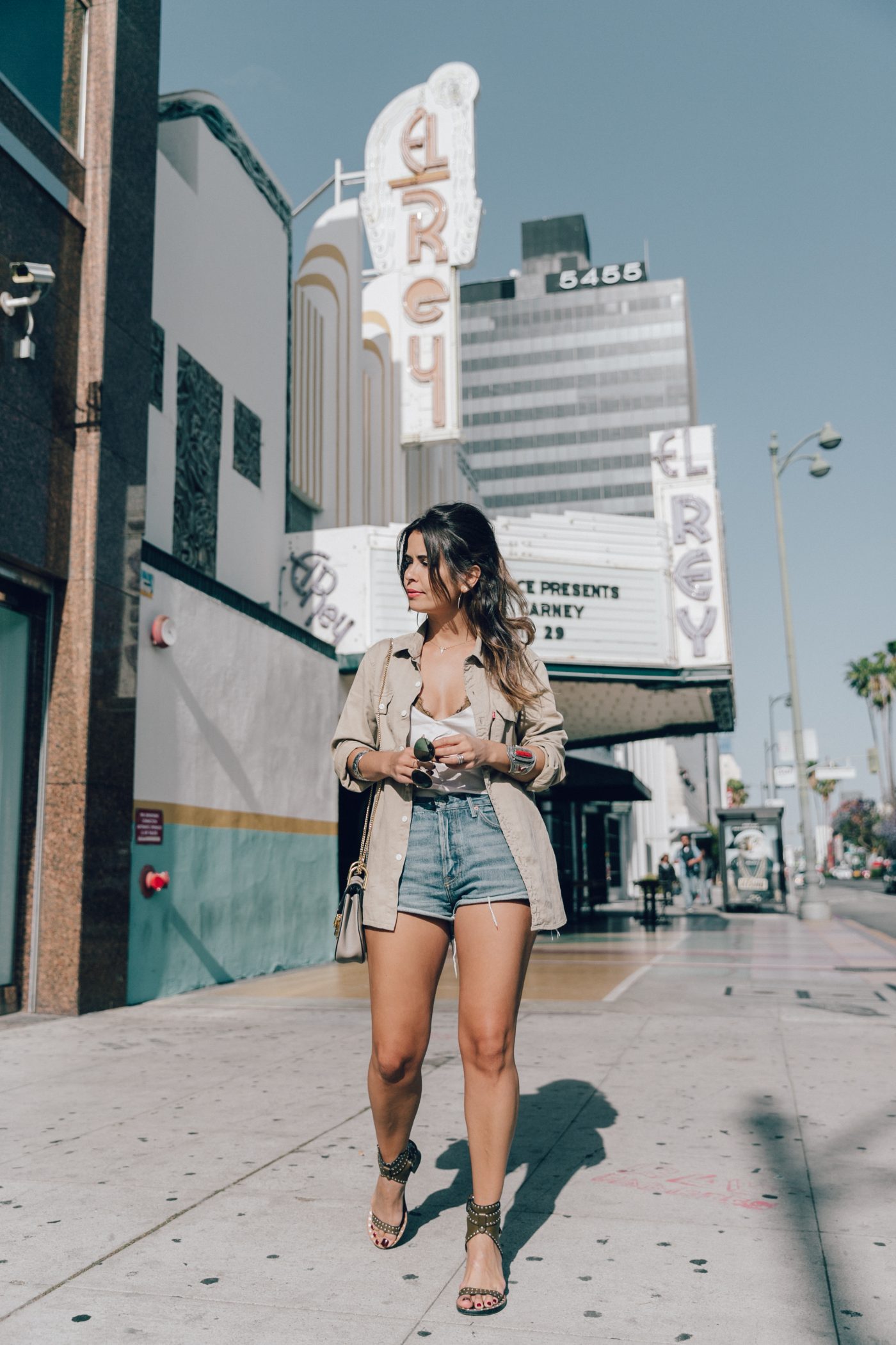 Levis_Shirt-GRLFRND_Denim-Chloe_Bag-Los_Angeles-Shorts-Outfit-Street_Style-Ray_Ban-Street_Style-Collage_Vintage-18