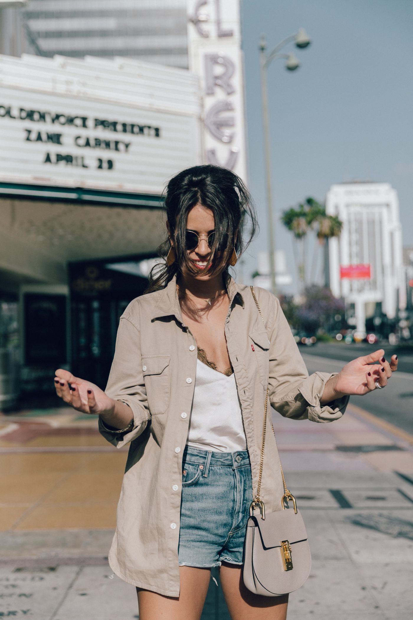 Levis_Shirt-GRLFRND_Denim-Chloe_Bag-Los_Angeles-Shorts-Outfit-Street_Style-Ray_Ban-Street_Style-Collage_Vintage-34