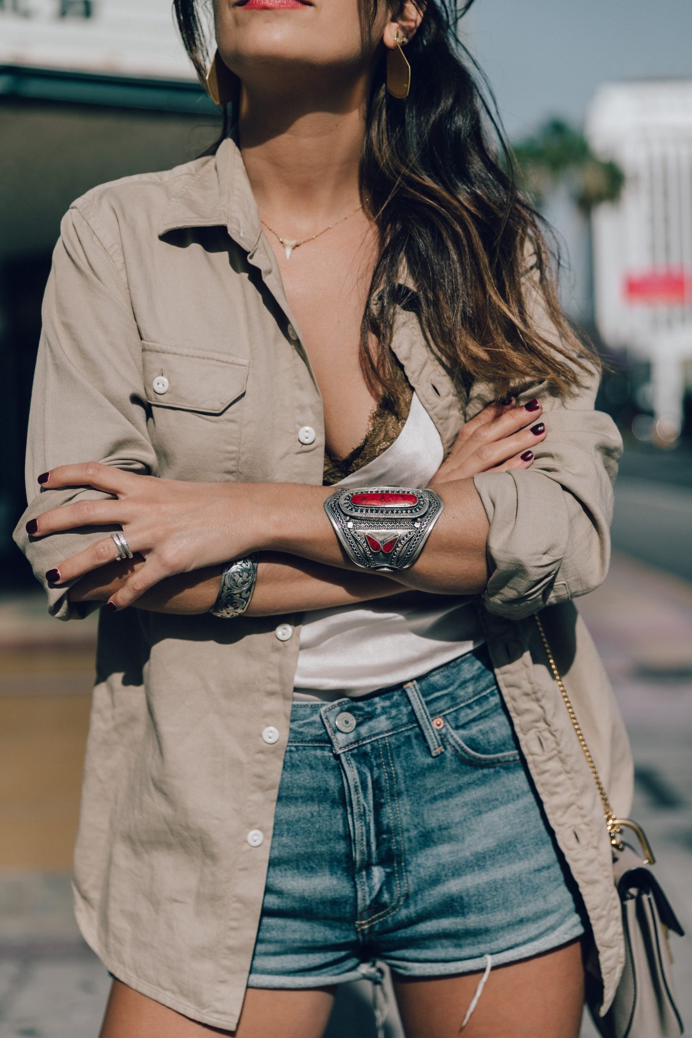 Levis_Shirt-GRLFRND_Denim-Chloe_Bag-Los_Angeles-Shorts-Outfit-Street_Style-Ray_Ban-Street_Style-Collage_Vintage-8