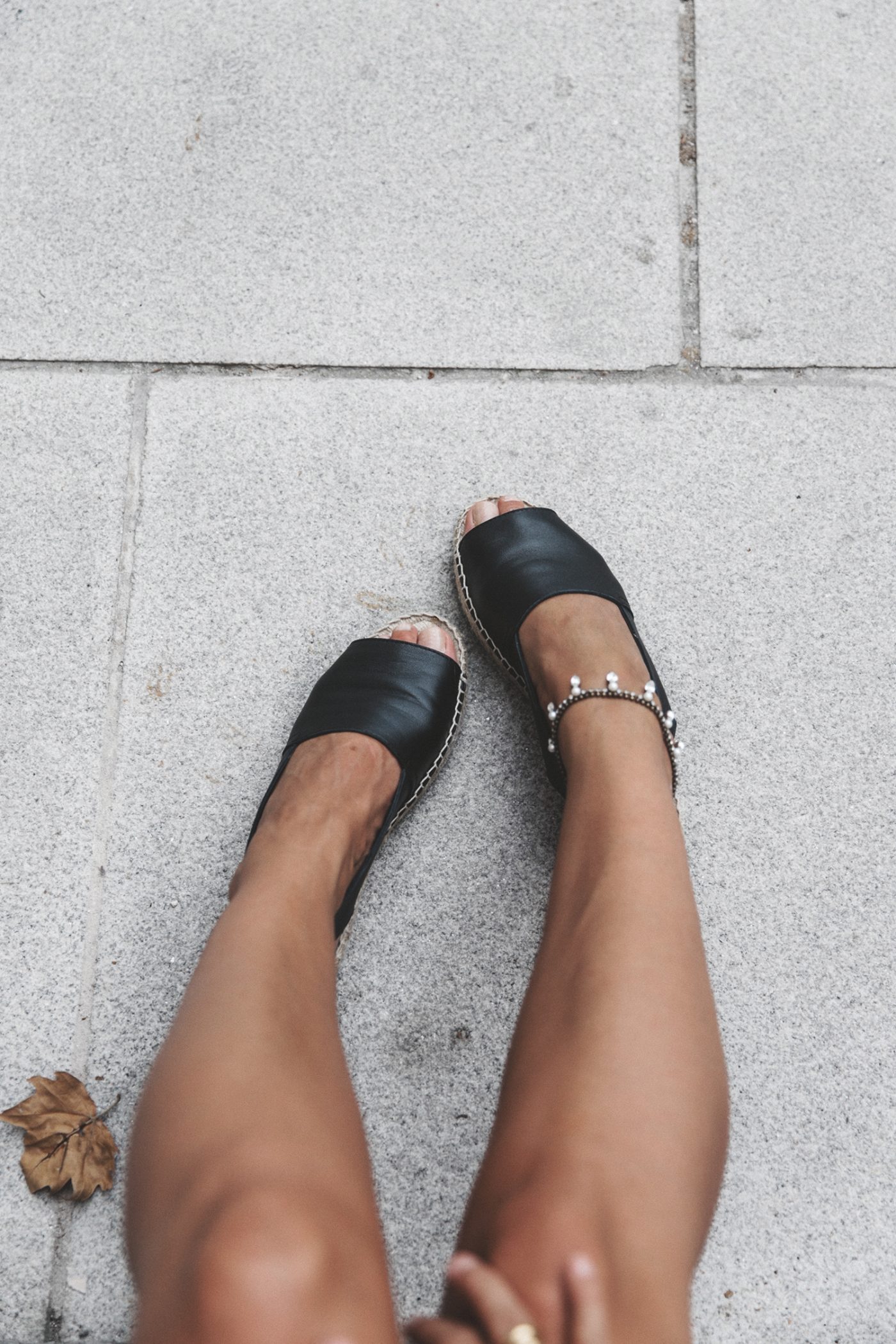 Summery_knit-Levis_Vintage_Skirt-Zalando_Espadrilles-Black_Sandals-Collage_Vintage_Horn_Necklace-Outfit-Street_Style-50