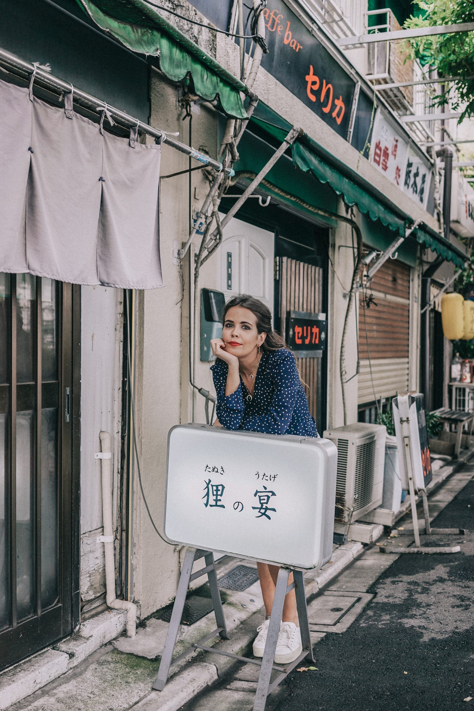 Tokyo_Travel_Guide-Outfit-Collage_Vintage-Street_Style-Reformation_Shorts-Realisation_Par_Stars_Blouse-Sneakers-Flea_Market_Backpack-84