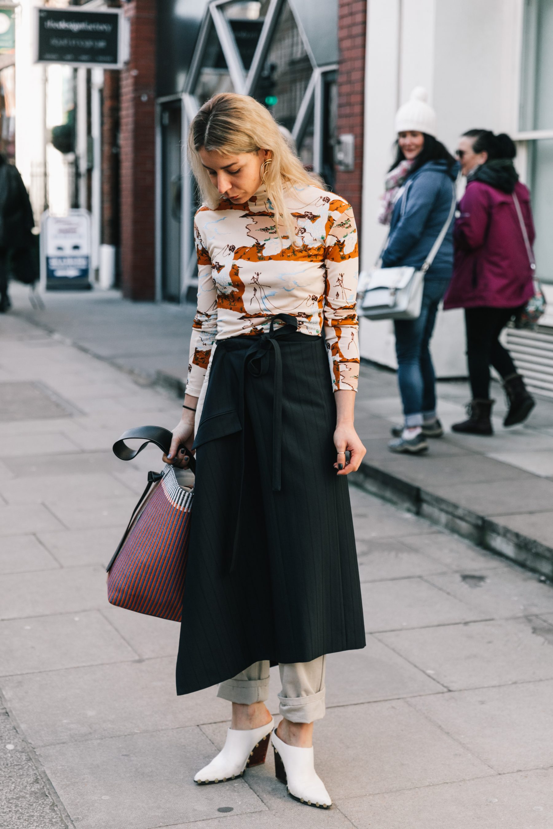 LFW FALL 18/19 STREET STYLE IV | Collage Vintage