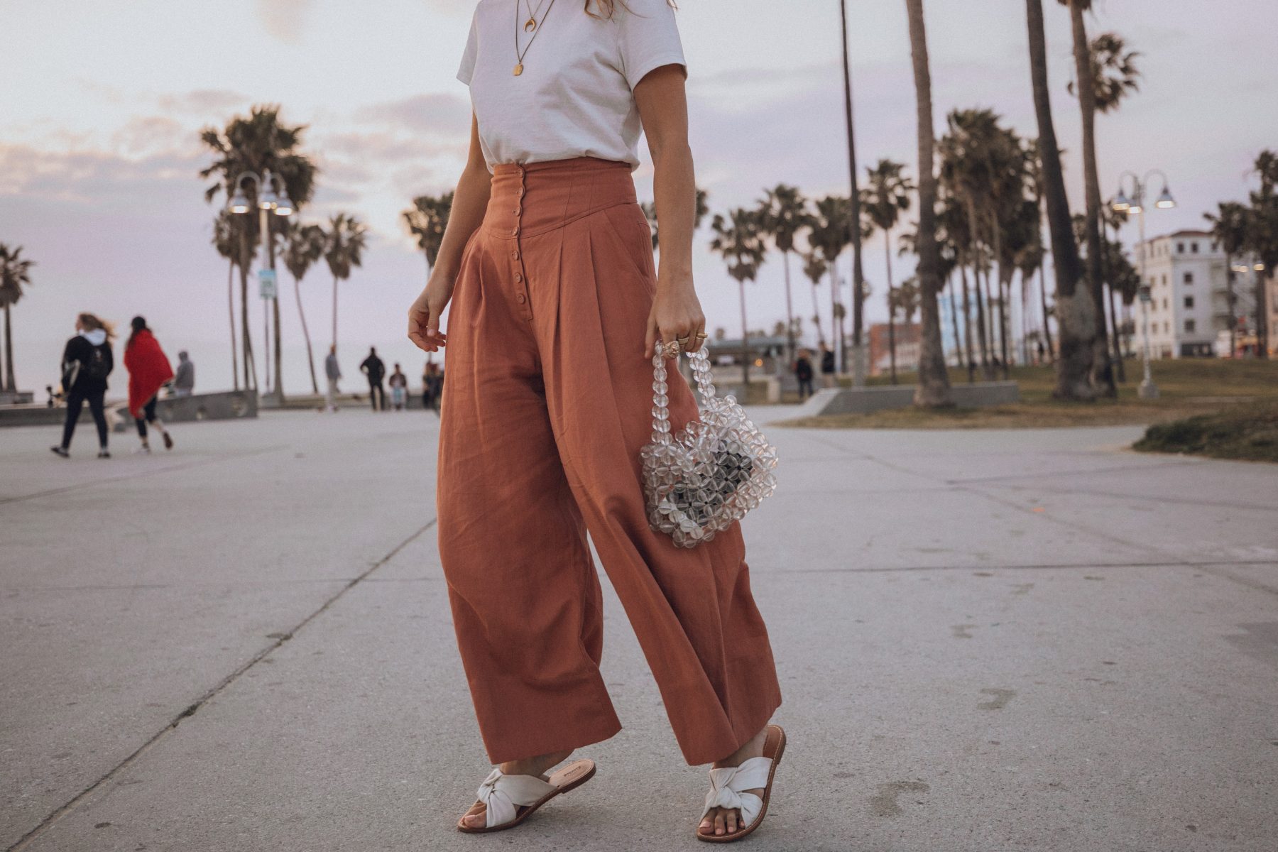 Fashion blogger Sara Escudero of Collage Vintage wearing Ulla Johnson pants